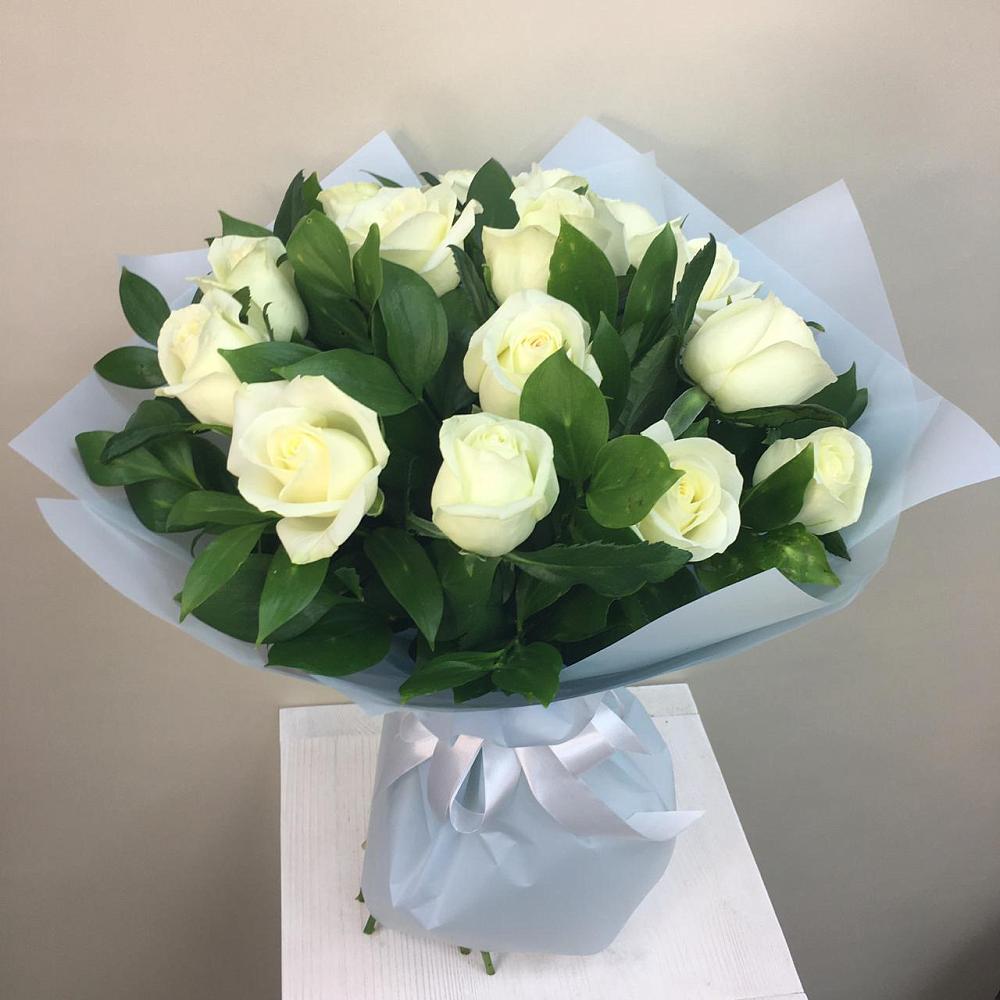 Букет 15 Белых роз Проуд в Рождествено