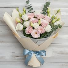 Букет цветов из:  Лизиантусы в Рождествено