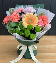 Букет цветов из:  Гвоздики, Розы, Герберы и Хризантемы #REPLACE_PRED# Рождествено