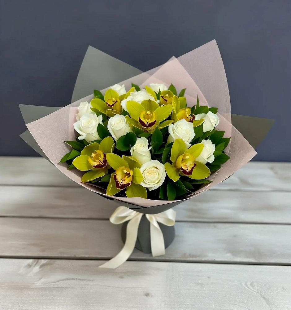 Букет цветов из: Орхидеи и Розы в Рождествено