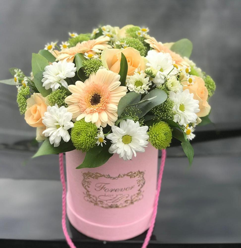 Цветочная композиция из Розы, Герберы и Хризантемы в шляпной коробке в Рождествено