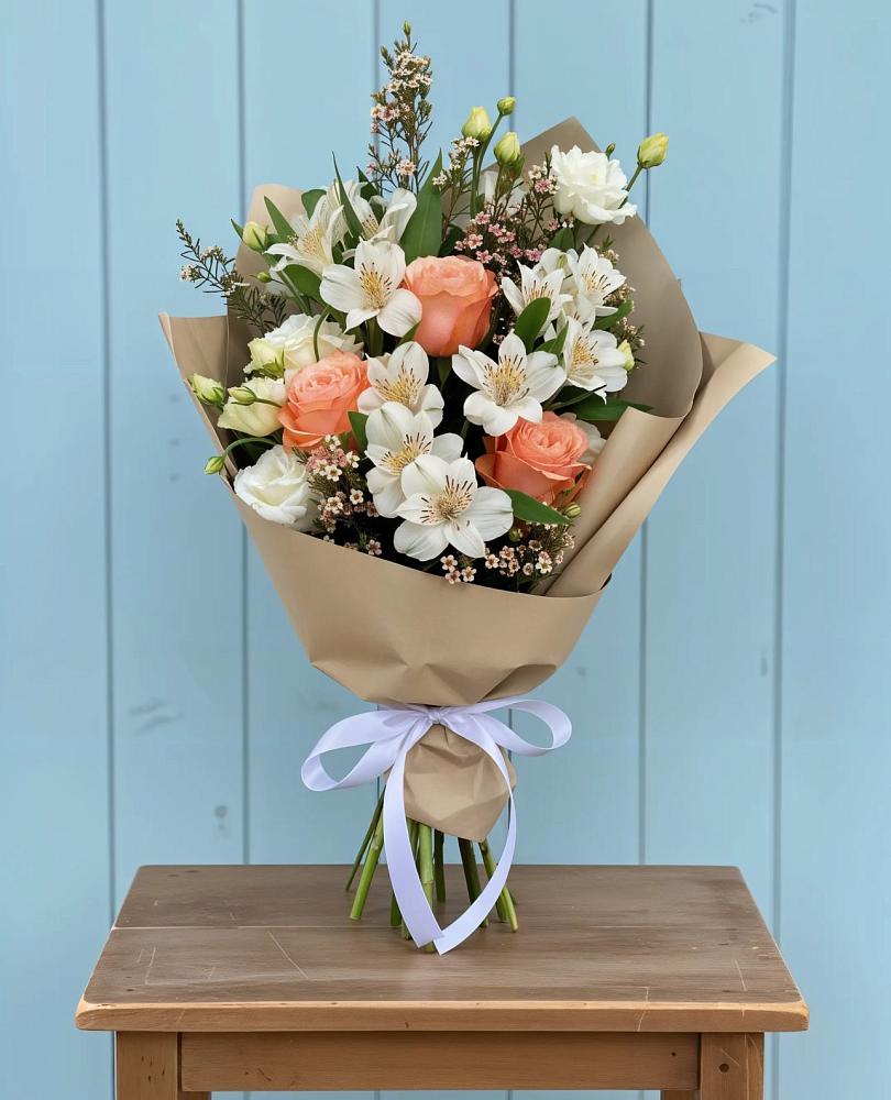 Букет цветов из: Альстромерии, Лизиантусы, Розы и Хризантемы в Рождествено